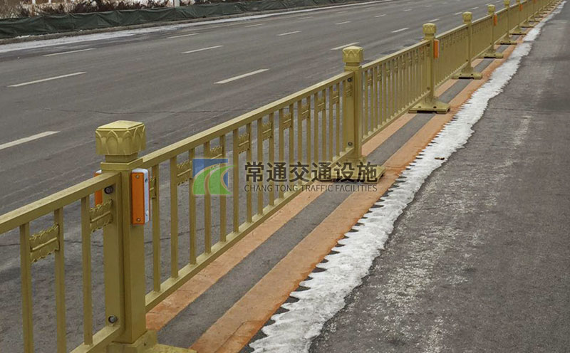 長安街金色蓮花片道路中心隔離鋅鋼護欄